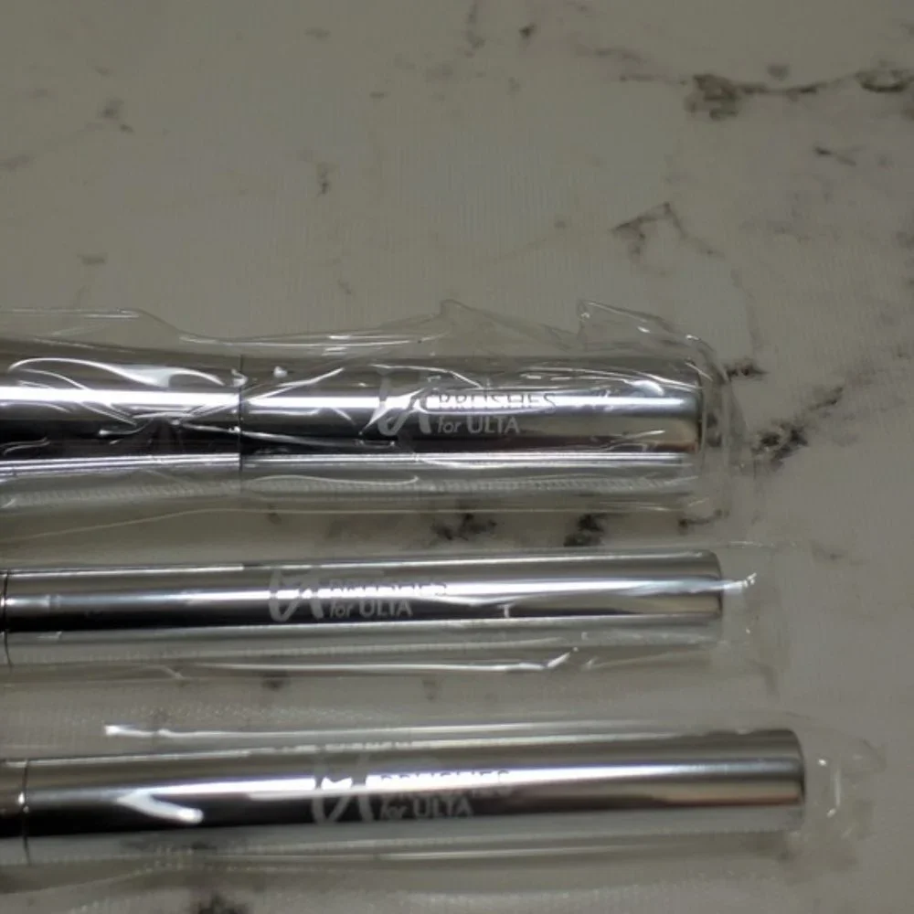 It Cosmetics for Ulta Travel Beautiful Basics Brush Set